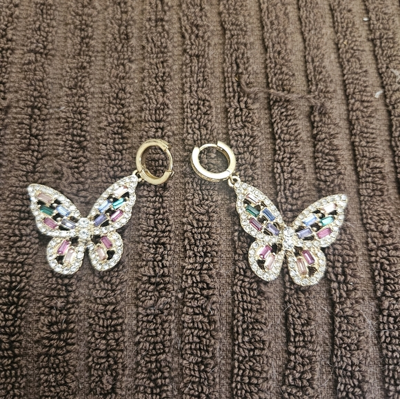 Elegant Butterfly Multicolor Earrings - Picture 3 of 4